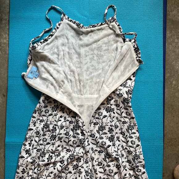 Romper - Picture 5 of 5